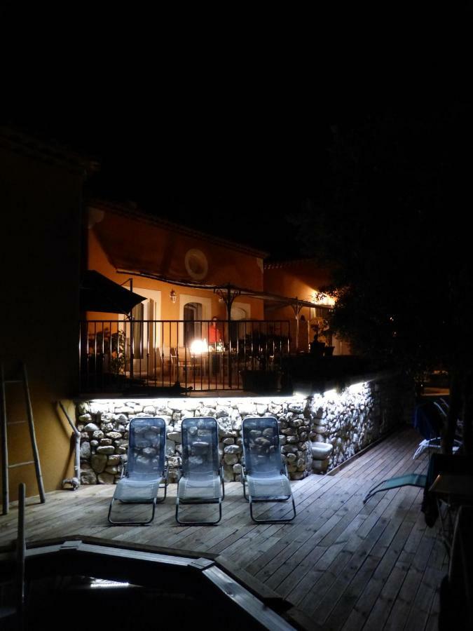 Maison D'Hotes La Garenne Puyloubier Buitenkant foto